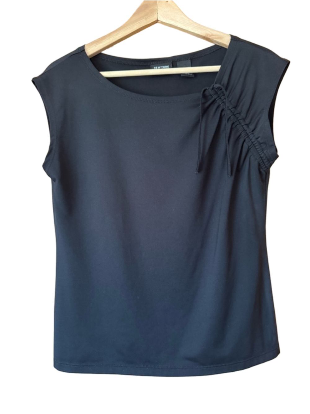 New York & Co. Stretch Sleeveless Black Ruched Detail Top size large